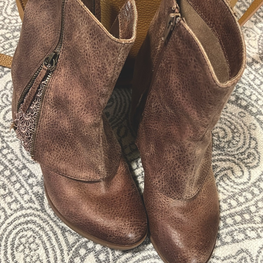🌻Western Chic Boot